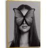 Bild FRAU MIT SCHMETTERLING