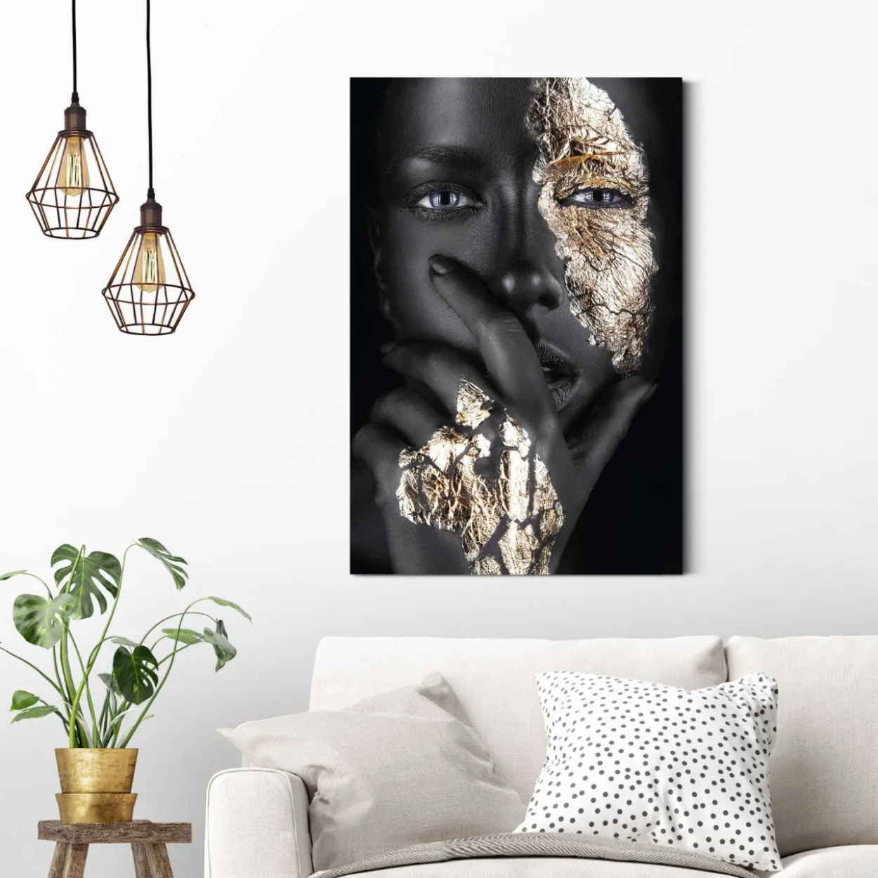 Bild WOMAN GOLD HAND