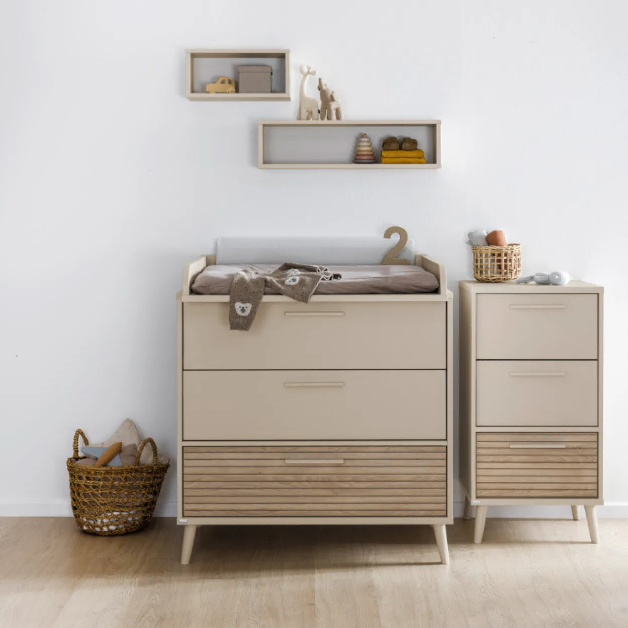 Highboard PAIDI EEFJE