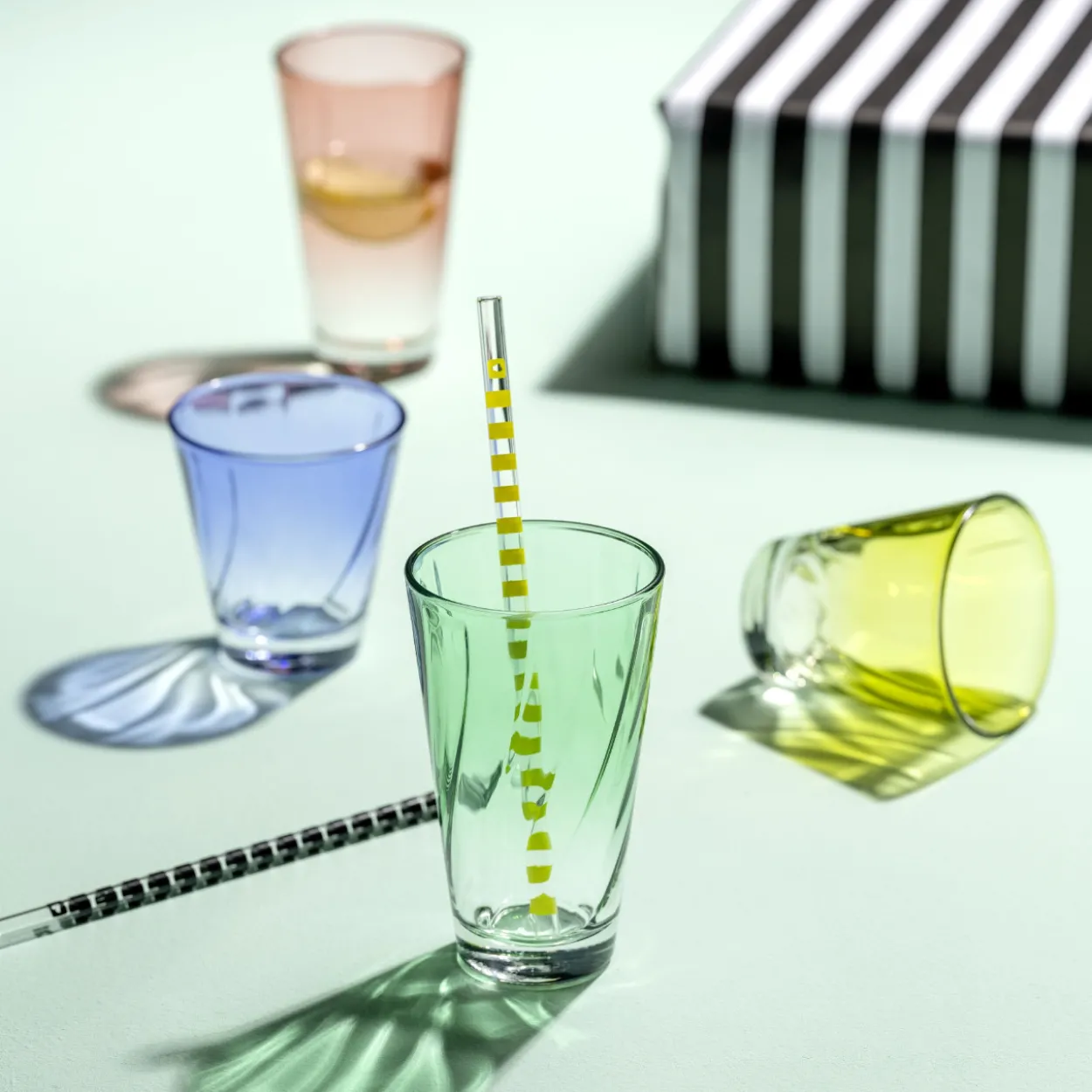 Trinkglas TWIST grün